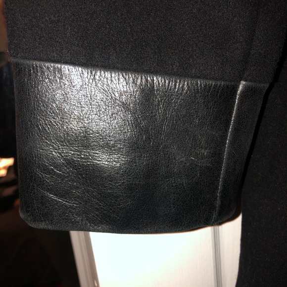 Ladies wool coat with leather trim - Picture 4 of 8